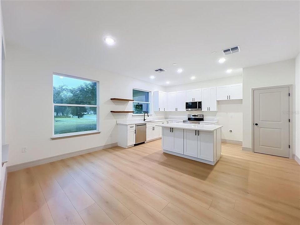На продажу: $549,000 (4 спален, 3 ванн, 2385 Квадратных фут)