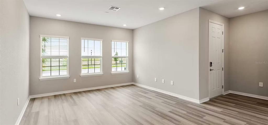 En Venta: $365,775 (3 camas, 2 baños, 1946 Pies cuadrados)