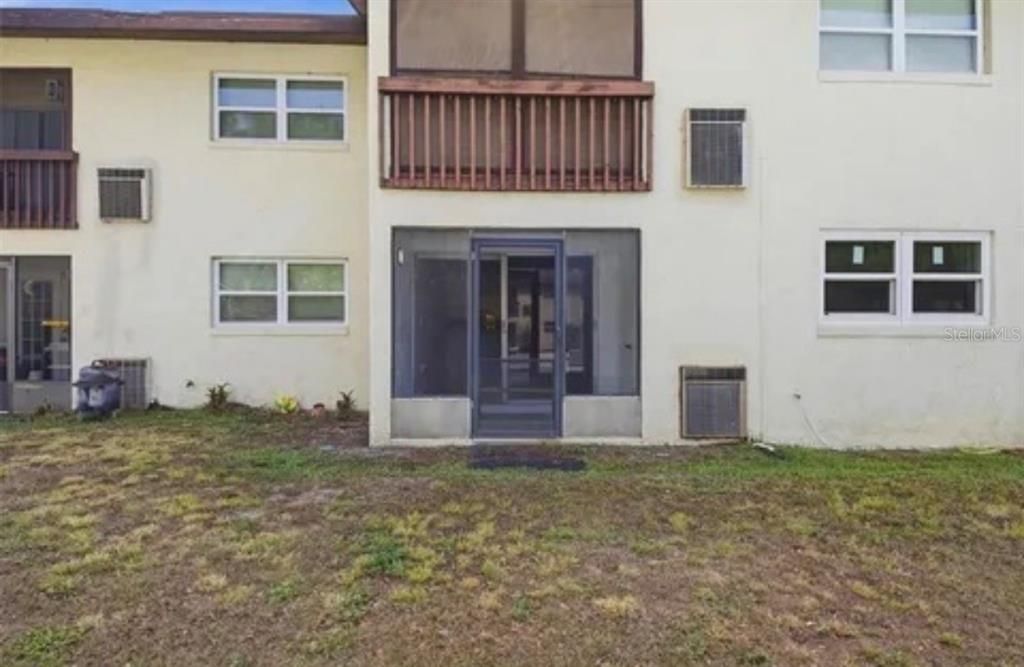 For Rent: $2,375 (2 beds, 1 baths, 840 Square Feet)