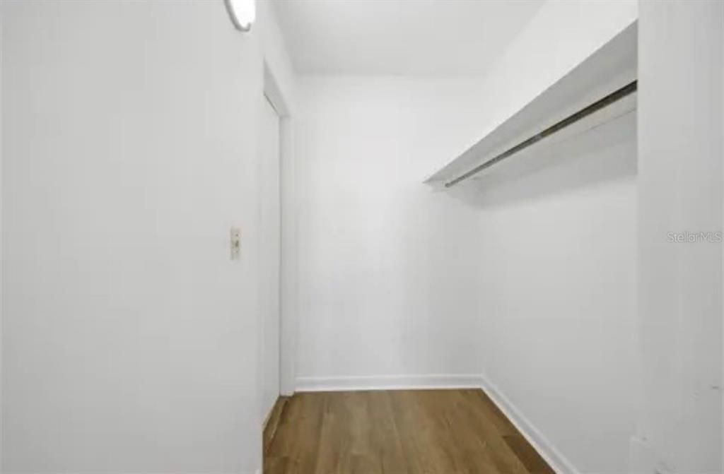 For Rent: $2,375 (2 beds, 1 baths, 840 Square Feet)