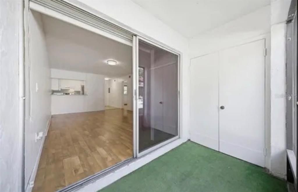 For Rent: $2,375 (2 beds, 1 baths, 840 Square Feet)