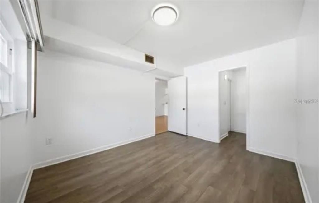 For Rent: $2,375 (2 beds, 1 baths, 840 Square Feet)