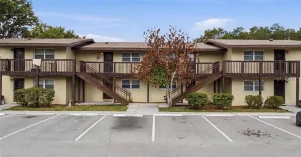 For Rent: $2,375 (2 beds, 1 baths, 840 Square Feet)