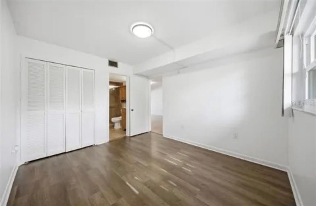For Rent: $2,375 (2 beds, 1 baths, 840 Square Feet)