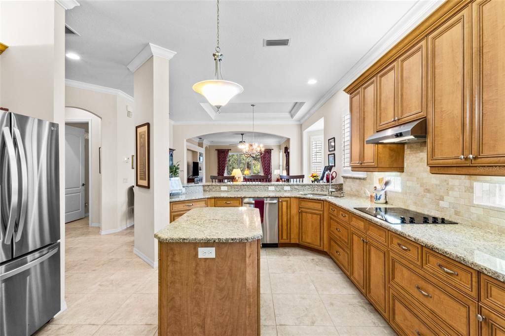 For Sale: $480,000 (3 beds, 2 baths, 2215 Square Feet)
