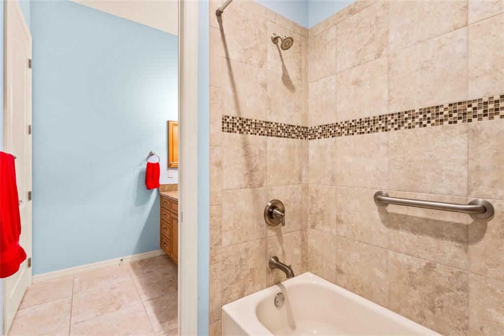 For Sale: $480,000 (3 beds, 2 baths, 2215 Square Feet)