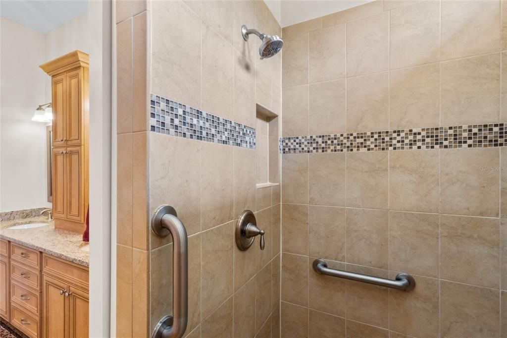 For Sale: $480,000 (3 beds, 2 baths, 2215 Square Feet)