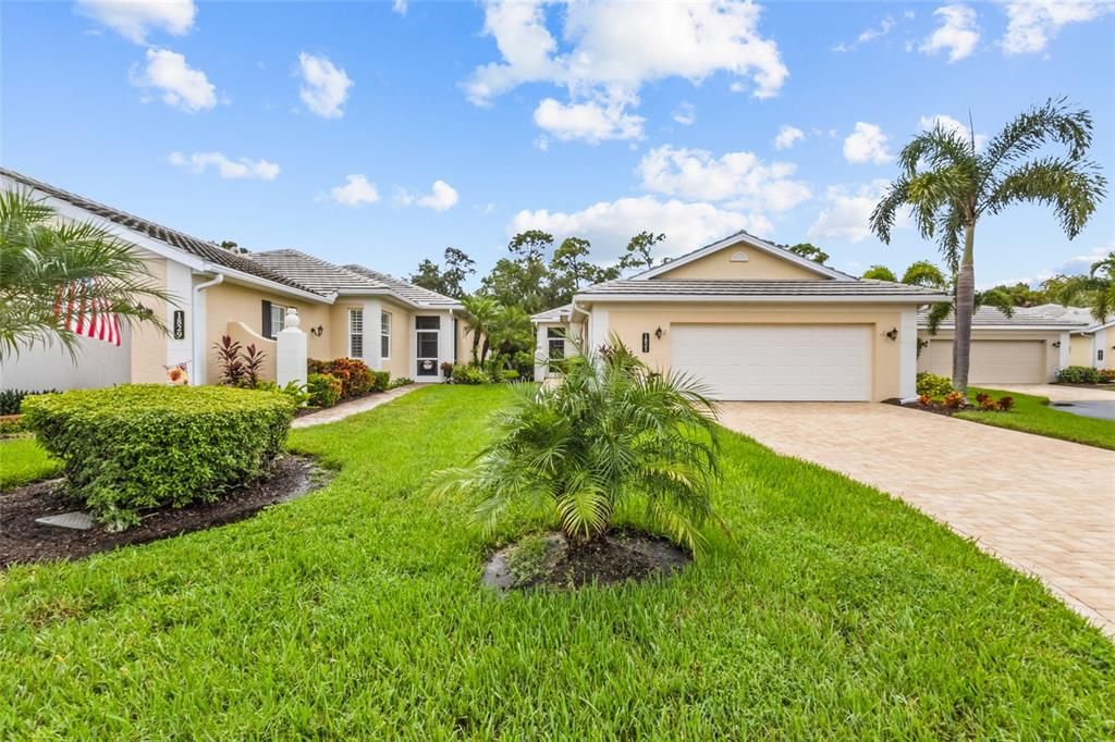 For Sale: $480,000 (3 beds, 2 baths, 2215 Square Feet)