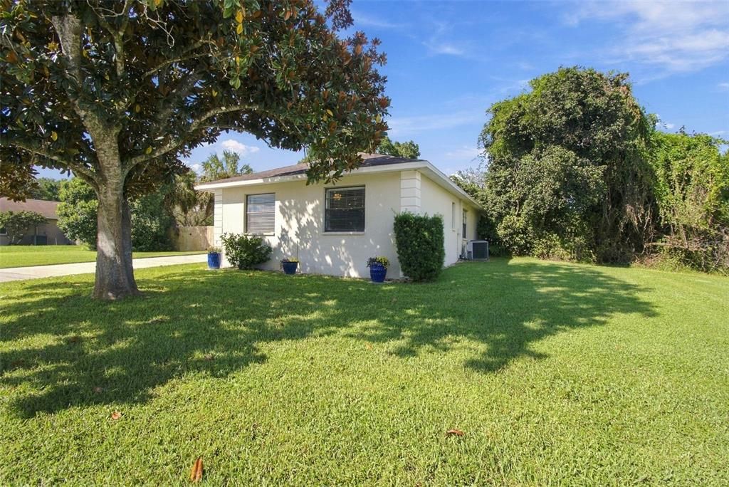 For Sale: $265,000 (2 beds, 2 baths, 1115 Square Feet)
