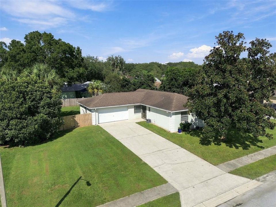 For Sale: $265,000 (2 beds, 2 baths, 1115 Square Feet)