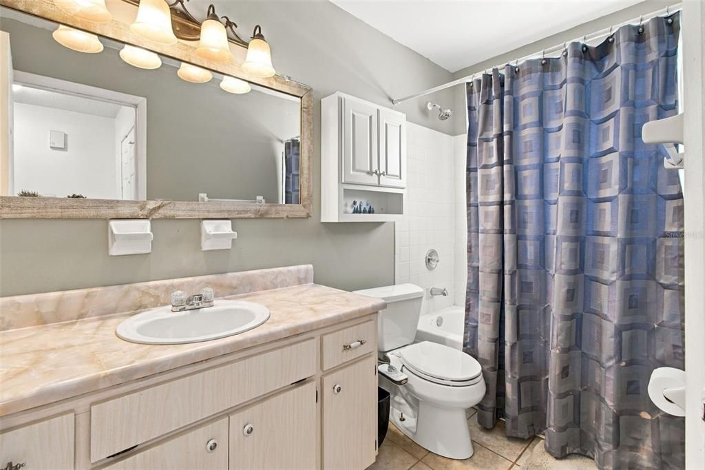 For Sale: $265,000 (2 beds, 2 baths, 1115 Square Feet)