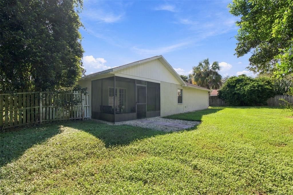 For Sale: $265,000 (2 beds, 2 baths, 1115 Square Feet)