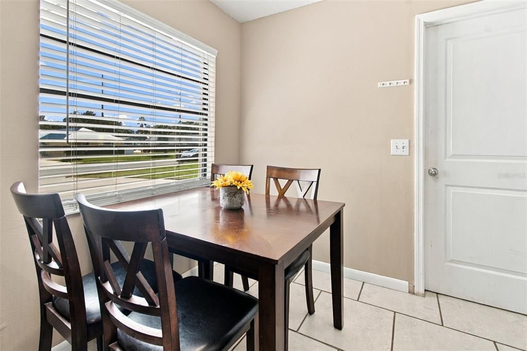 For Sale: $265,000 (2 beds, 2 baths, 1115 Square Feet)