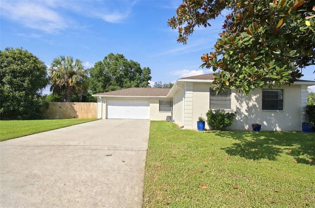 For Sale: $265,000 (2 beds, 2 baths, 1115 Square Feet)