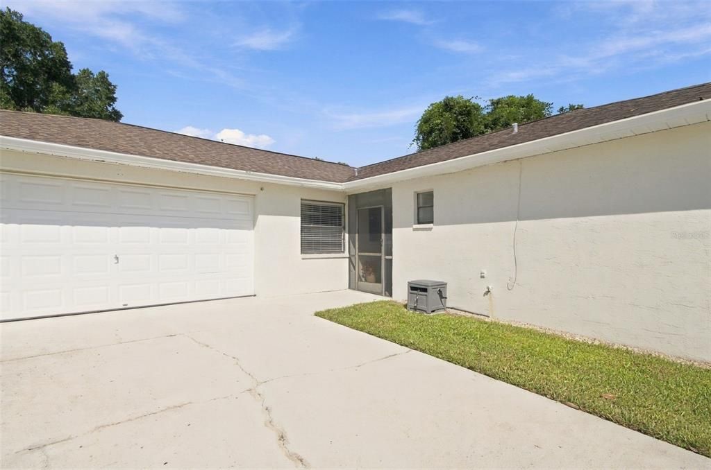 For Sale: $265,000 (2 beds, 2 baths, 1115 Square Feet)