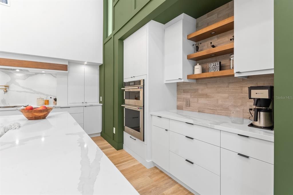 En Venta: $865,000 (3 camas, 2 baños, 2475 Pies cuadrados)