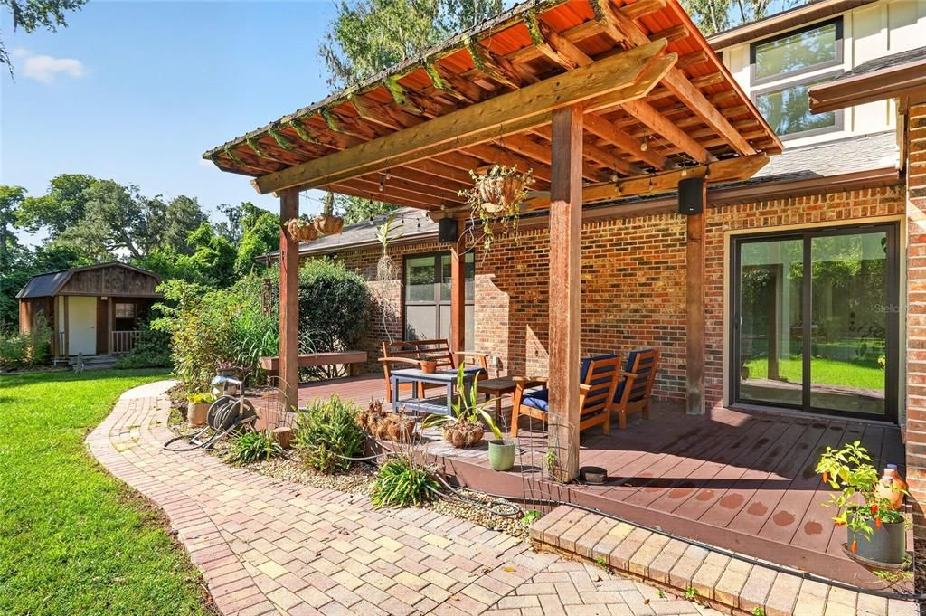 En Venta: $865,000 (3 camas, 2 baños, 2475 Pies cuadrados)