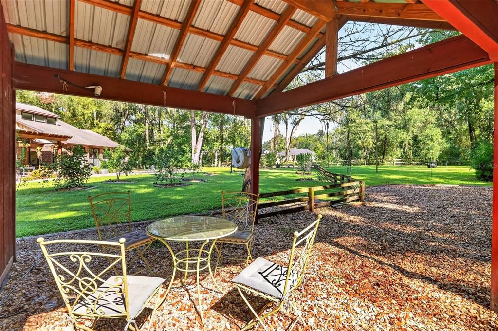 En Venta: $865,000 (3 camas, 2 baños, 2475 Pies cuadrados)