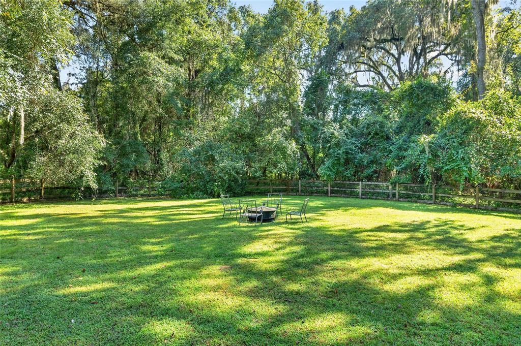 En Venta: $865,000 (3 camas, 2 baños, 2475 Pies cuadrados)