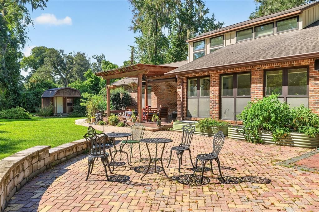 En Venta: $865,000 (3 camas, 2 baños, 2475 Pies cuadrados)