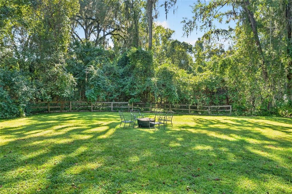 En Venta: $865,000 (3 camas, 2 baños, 2475 Pies cuadrados)