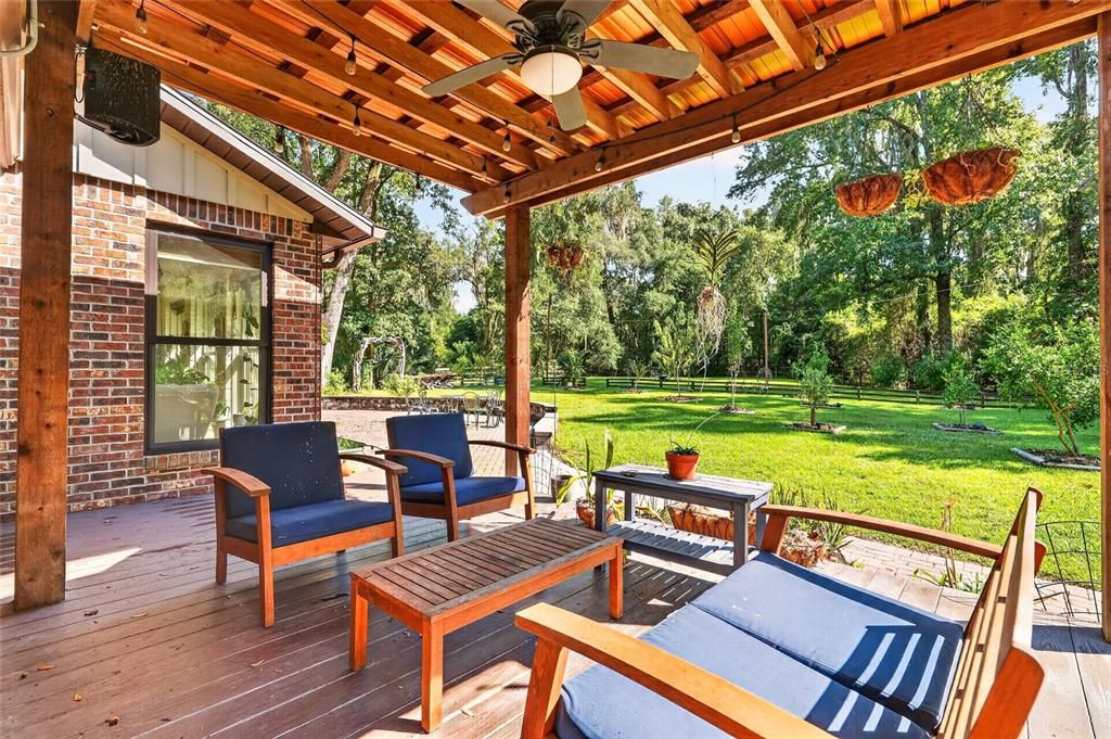 En Venta: $865,000 (3 camas, 2 baños, 2475 Pies cuadrados)