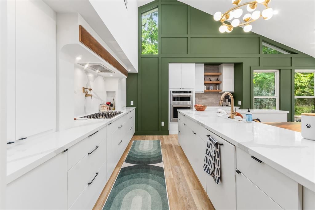 En Venta: $865,000 (3 camas, 2 baños, 2475 Pies cuadrados)