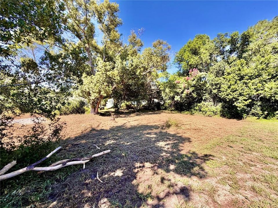 En Venta: $64,000 (0.23 acres)