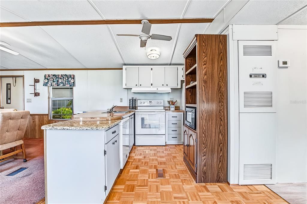 На продажу: $110,000 (2 спален, 1 ванн, 644 Квадратных фут)