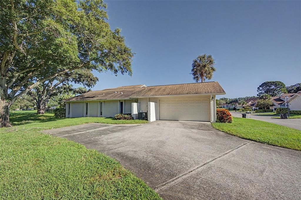 待售: $329,000 (2 贝兹, 2 浴室, 1335 平方英尺)