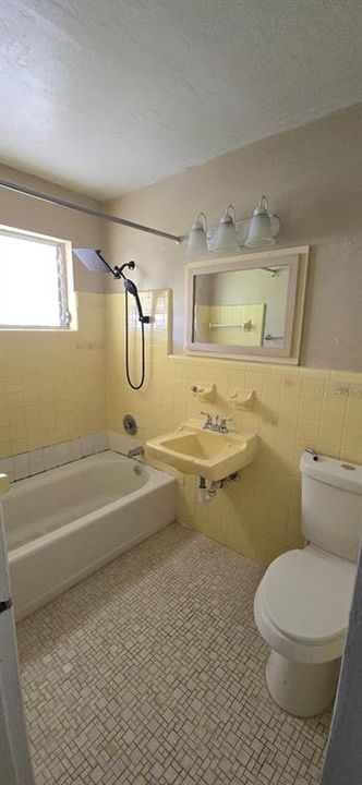 В аренду: $1,500 (2 спален, 1 ванн, 851 Квадратных фут)