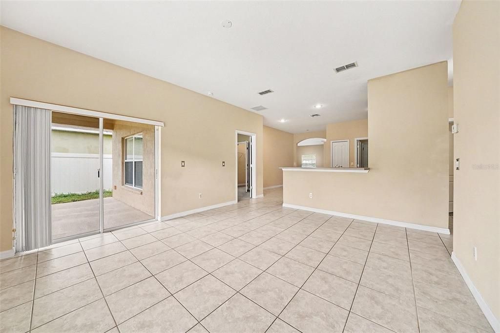 En Venta: $414,999 (3 camas, 2 baños, 1640 Pies cuadrados)
