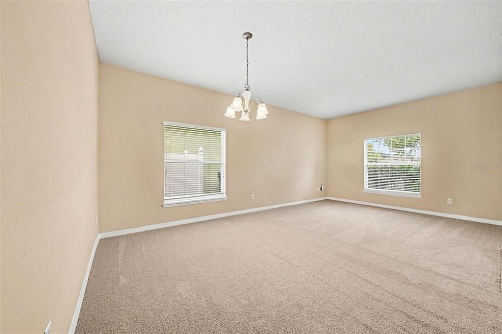 En Venta: $414,999 (3 camas, 2 baños, 1640 Pies cuadrados)