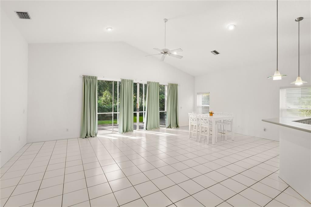 En Venta: $425,000 (3 camas, 2 baños, 1664 Pies cuadrados)