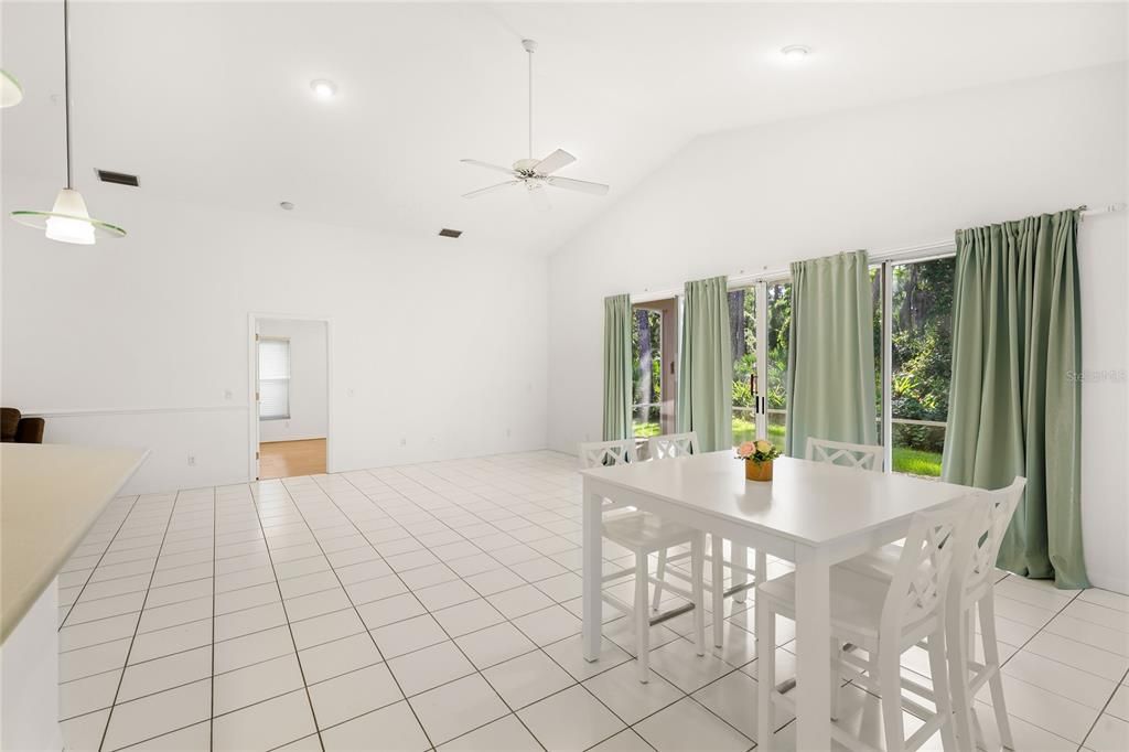 En Venta: $425,000 (3 camas, 2 baños, 1664 Pies cuadrados)