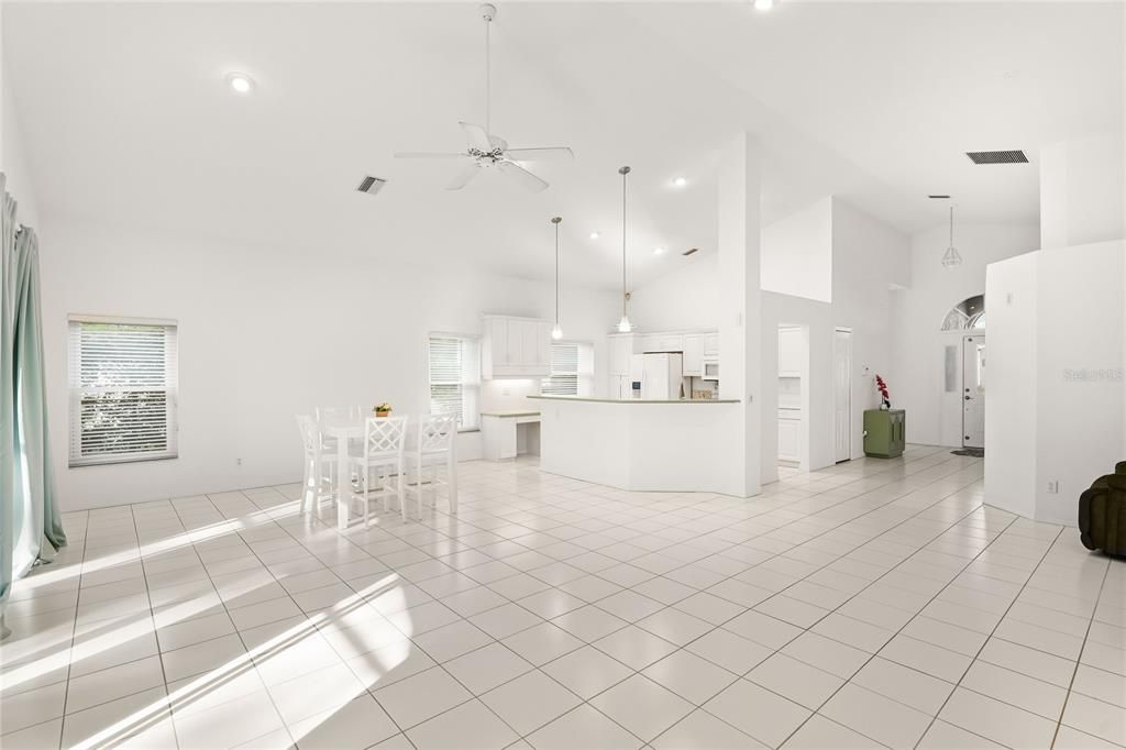 En Venta: $425,000 (3 camas, 2 baños, 1664 Pies cuadrados)