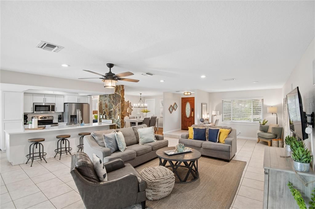For Sale: $649,900 (3 beds, 2 baths, 1721 Square Feet)