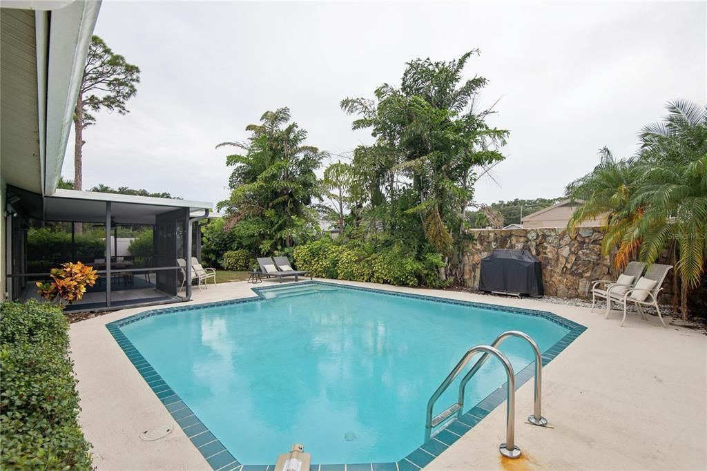 For Sale: $649,900 (3 beds, 2 baths, 1721 Square Feet)
