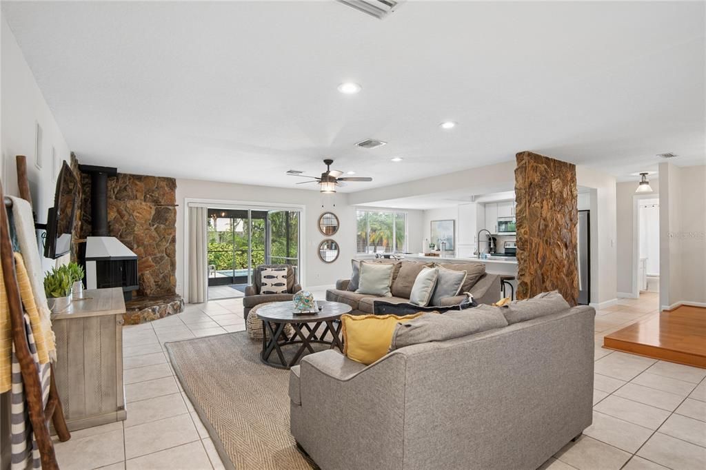For Sale: $649,900 (3 beds, 2 baths, 1721 Square Feet)