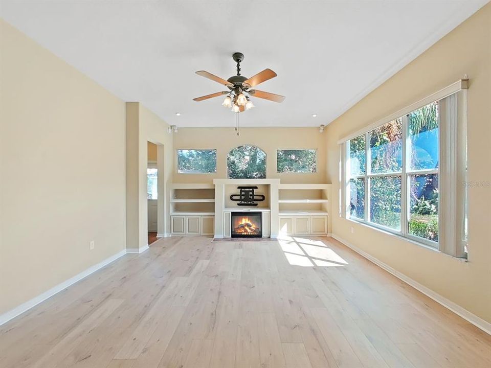 For Sale: $663,000 (4 beds, 3 baths, 2569 Square Feet)