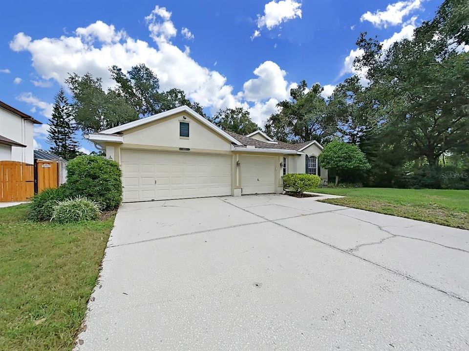 For Sale: $663,000 (4 beds, 3 baths, 2569 Square Feet)