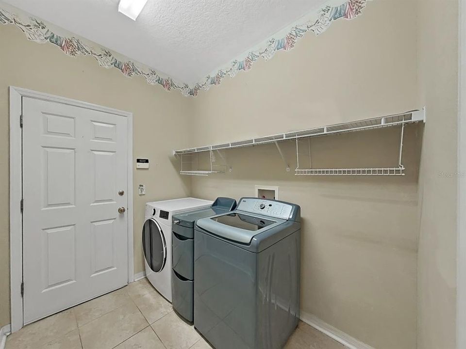 For Sale: $663,000 (4 beds, 3 baths, 2569 Square Feet)