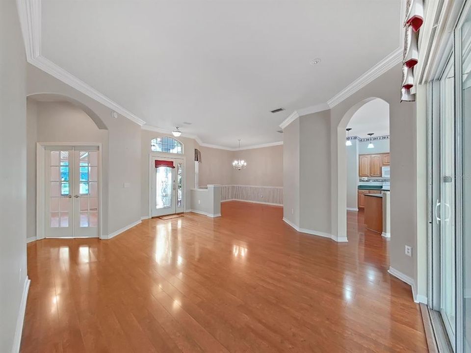 For Sale: $663,000 (4 beds, 3 baths, 2569 Square Feet)