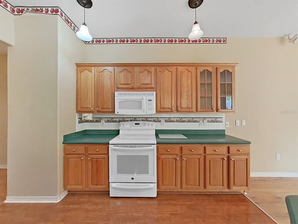 For Sale: $663,000 (4 beds, 3 baths, 2569 Square Feet)