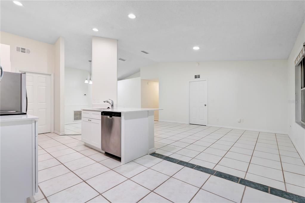 For Sale: $364,900 (3 beds, 2 baths, 1335 Square Feet)