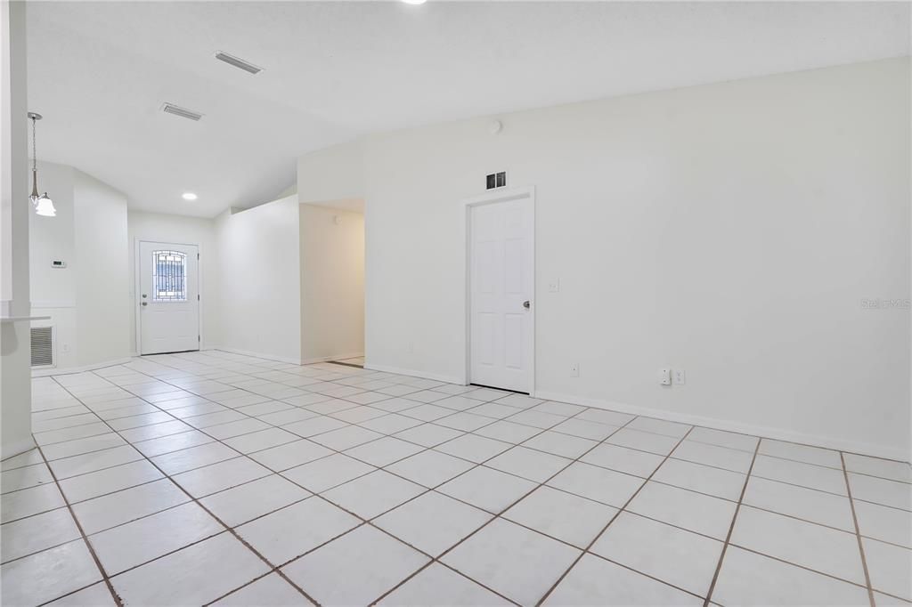 For Sale: $364,900 (3 beds, 2 baths, 1335 Square Feet)