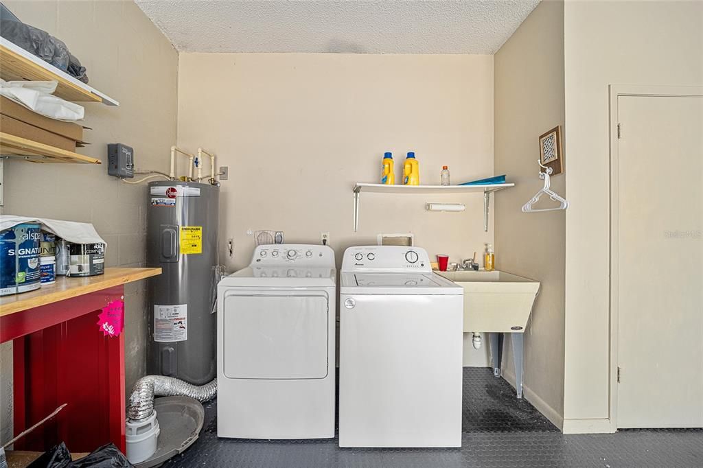 For Sale: $204,990 (2 beds, 2 baths, 1748 Square Feet)