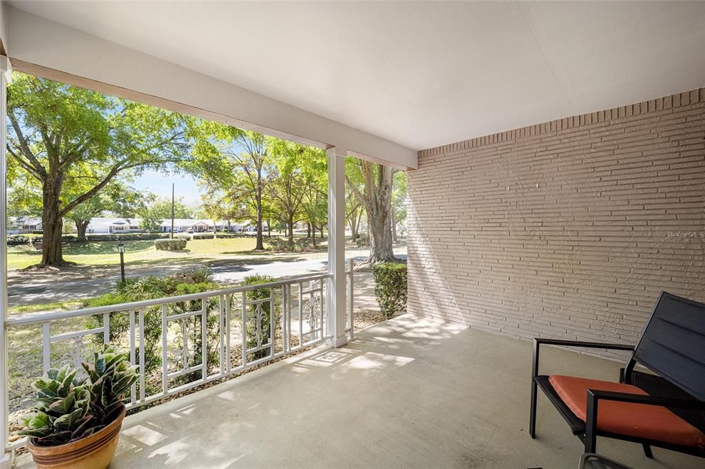 For Sale: $204,990 (2 beds, 2 baths, 1748 Square Feet)