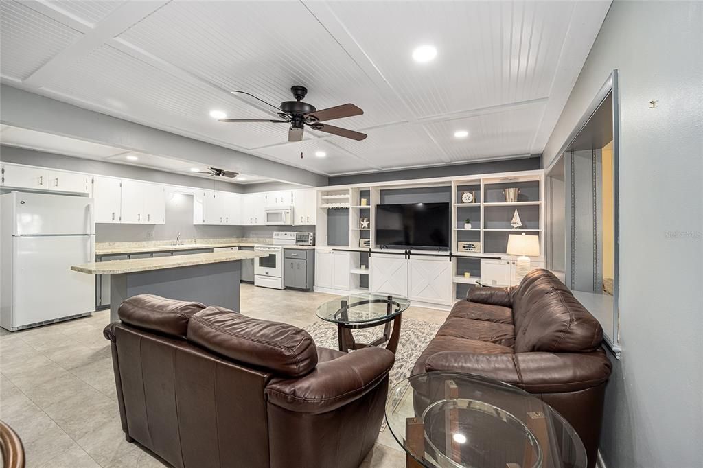 For Sale: $204,990 (2 beds, 2 baths, 1748 Square Feet)