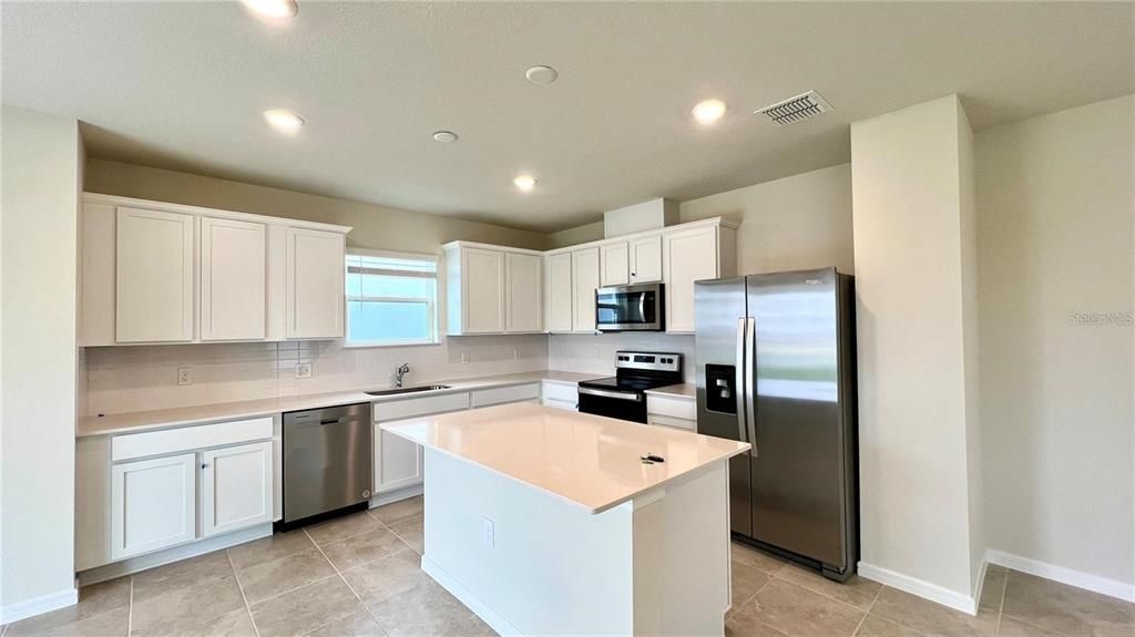 В аренду: $2,495 (4 спален, 3 ванн, 2217 Квадратных фут)